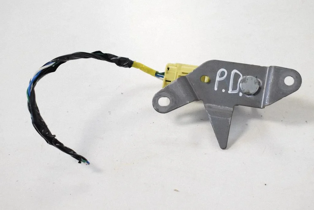 Drošības spilvenu trieciena sensors 98235AG060