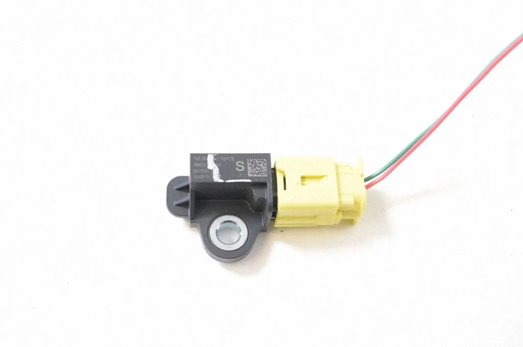 Drošības spilvenu trieciena sensors 988303RA0A
