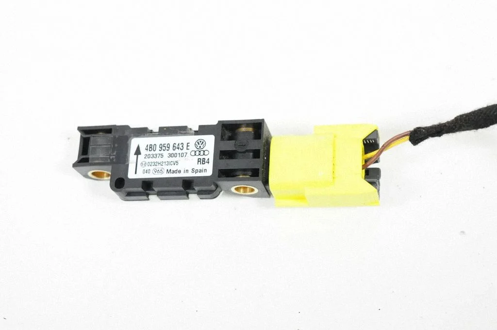 Drošības spilvenu trieciena sensors 4B0959643E