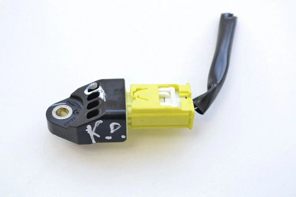 Drošības spilvenu trieciena sensors 98235AJ000