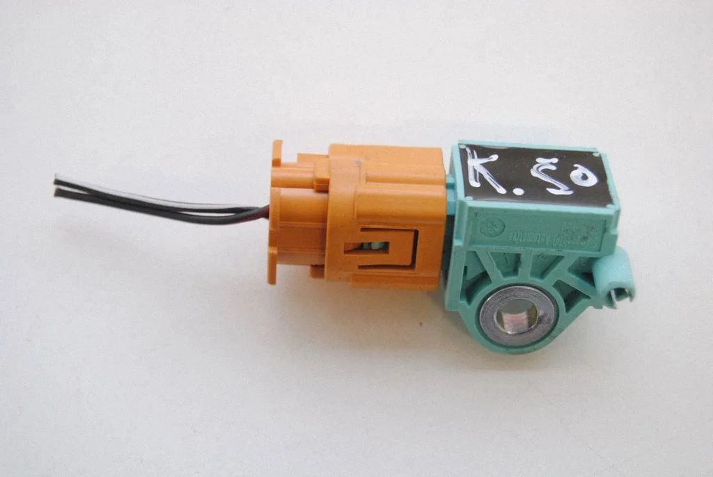 Drošības spilvenu trieciena sensors 5WK43826