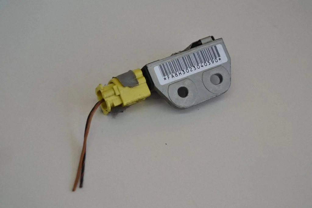 Drošības spilvenu trieciena sensors FA8H3023040580