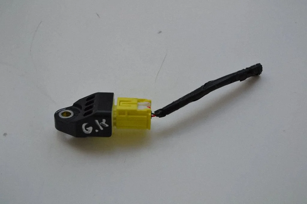 Drošības spilvenu trieciena sensors – Toyota RAV 4 (XA40) (2012-2018)