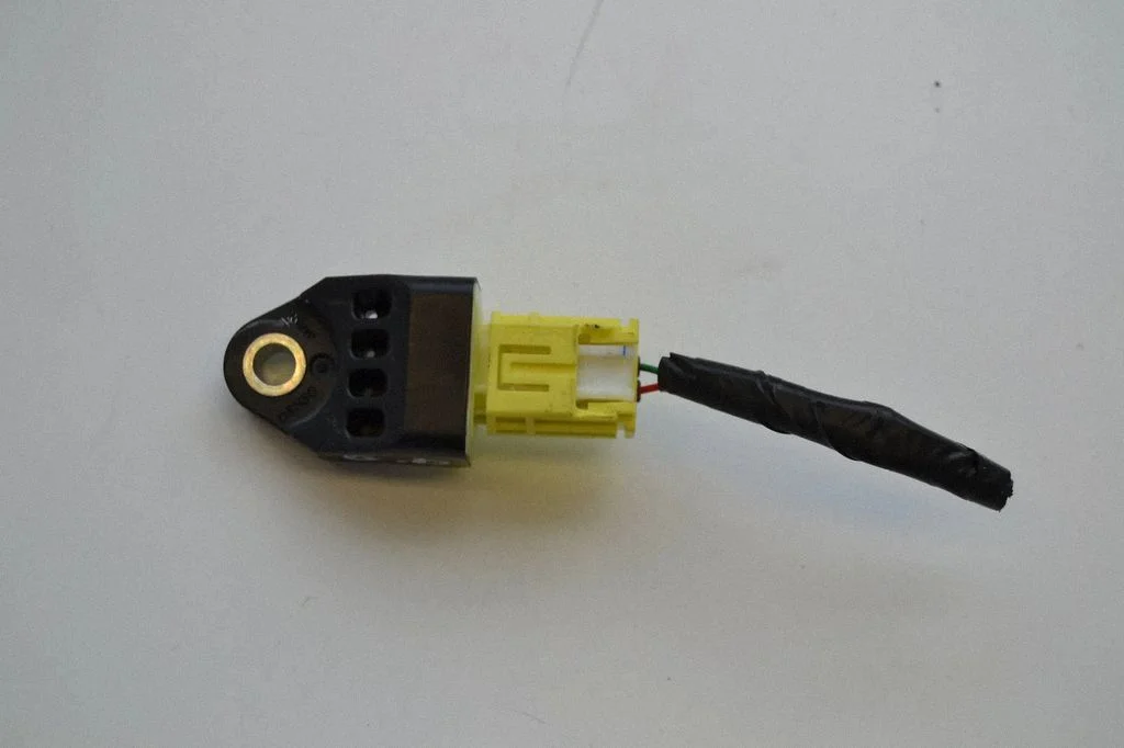Drošības spilvenu trieciena sensors – Toyota RAV 4 (XA40) (2012-2018)