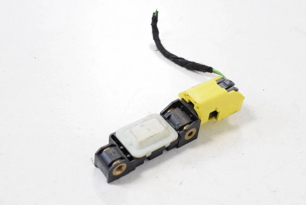 Airbag deployment crash/impact sensor 7L0909606B