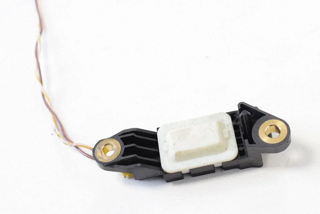 Drošības spilvenu trieciena sensors A001820912