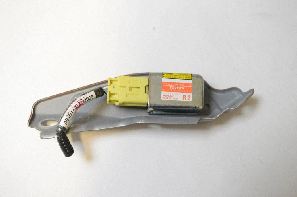 Drošības spilvenu trieciena sensors 8983330020