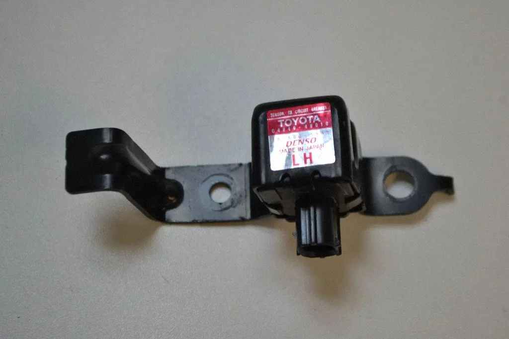 Drošības spilvenu trieciena sensors