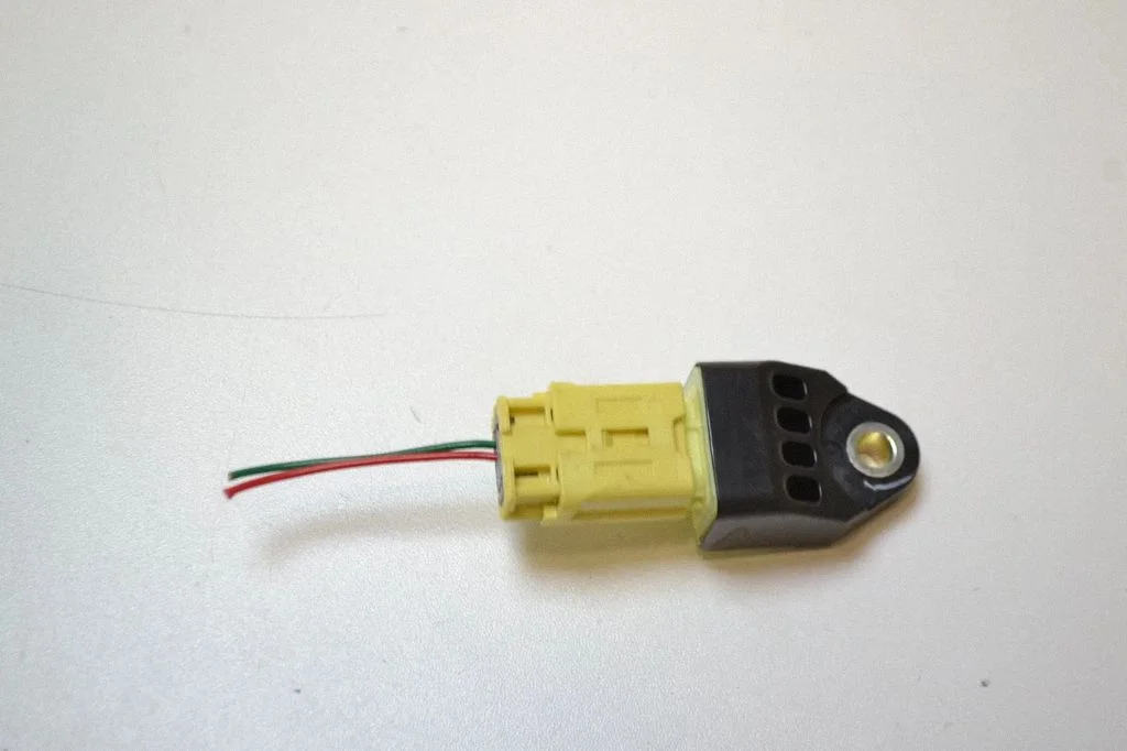 Drošības spilvenu trieciena sensors 98237AJ000