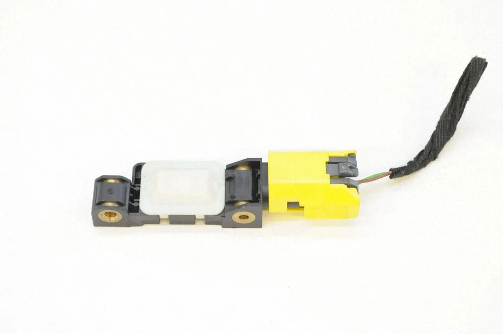 Drošības spilvenu trieciena sensors 7L0909606B