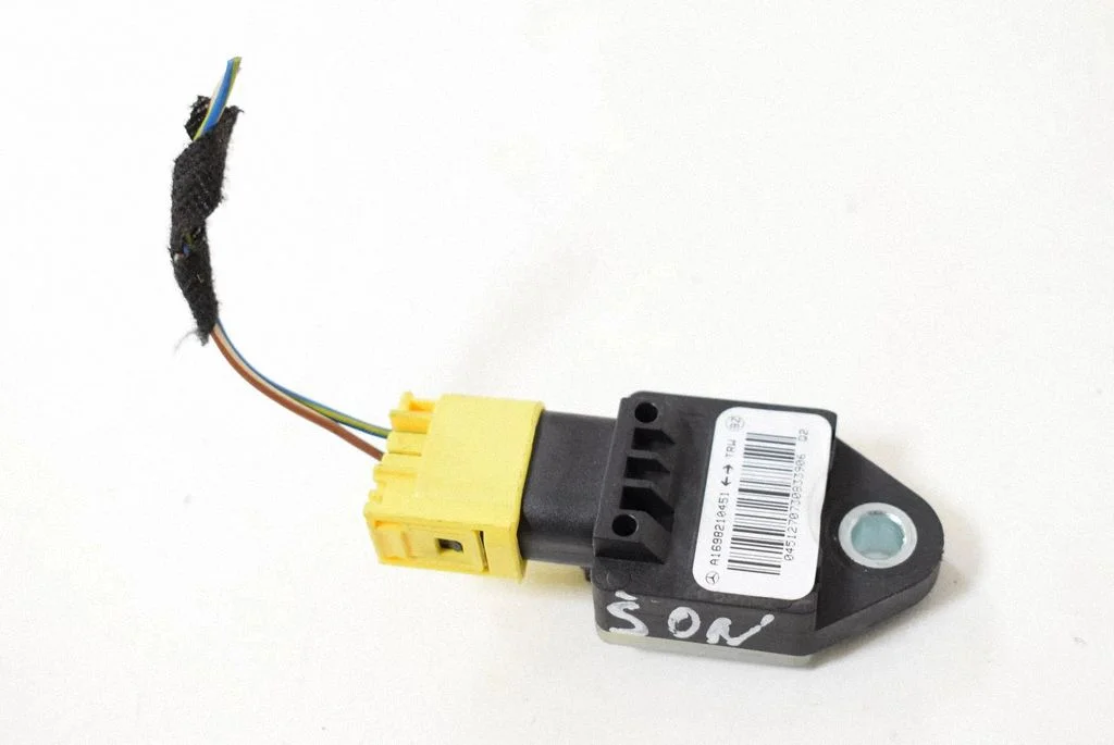 Drošības spilvenu trieciena sensors A1698210451