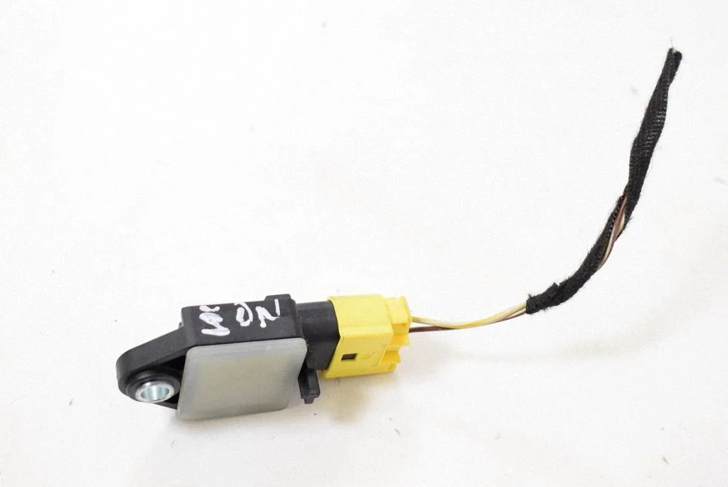 Drošības spilvenu trieciena sensors A1698210451