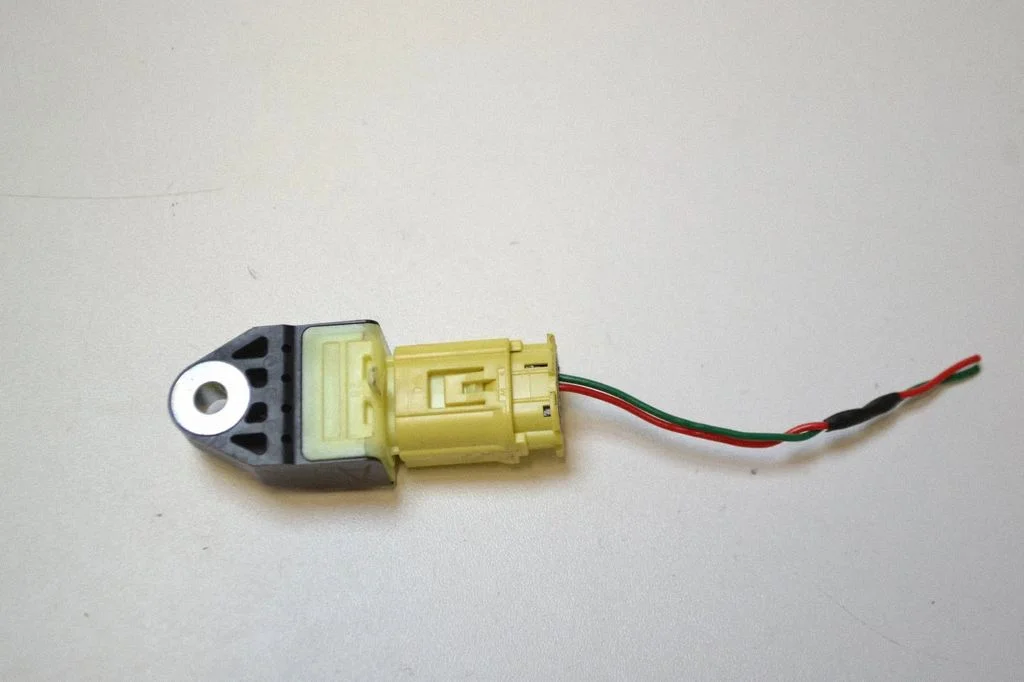 Drošības spilvenu trieciena sensors 98237AJ000