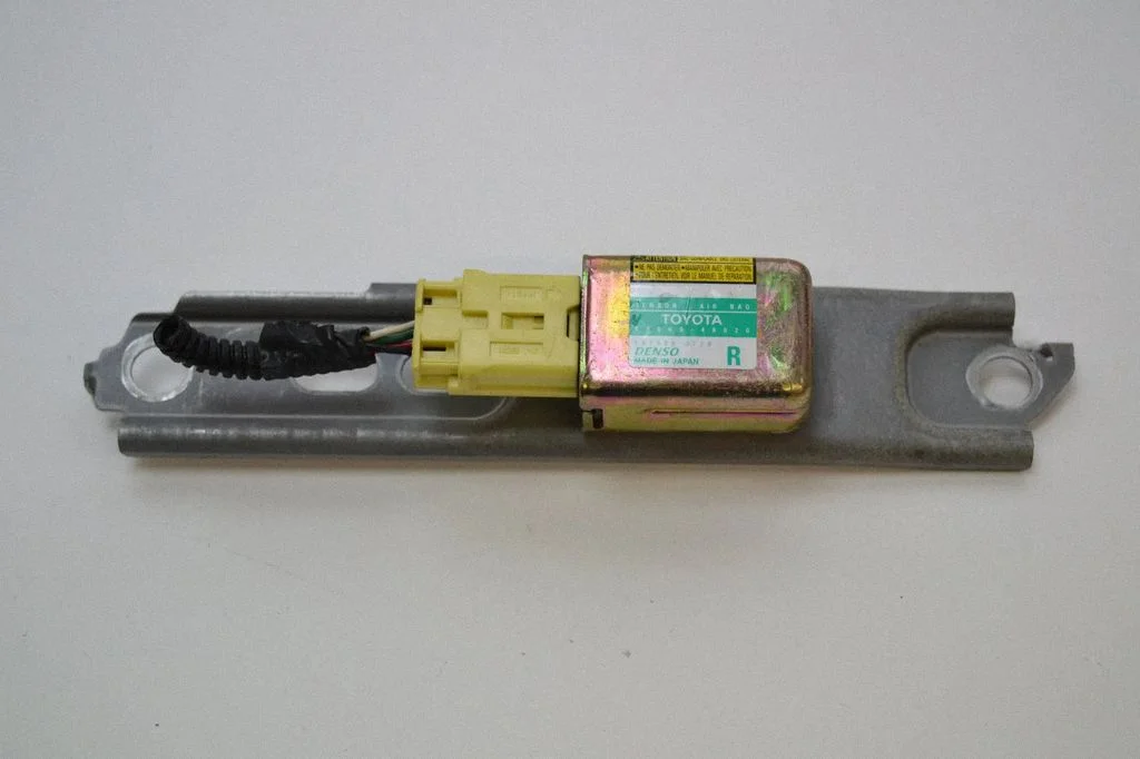 Drošības spilvenu trieciena sensors 8986048020