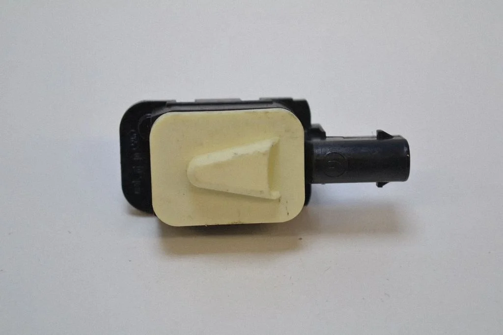 Airbag deployment crash/impact sensor – BMW 3 Series F30 F35 F31 (2012-2018)