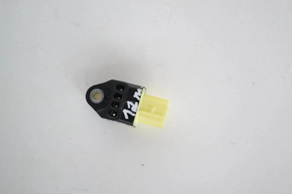 Airbag deployment crash/impact sensor – Toyota Prius (XW30) (2009-2015)