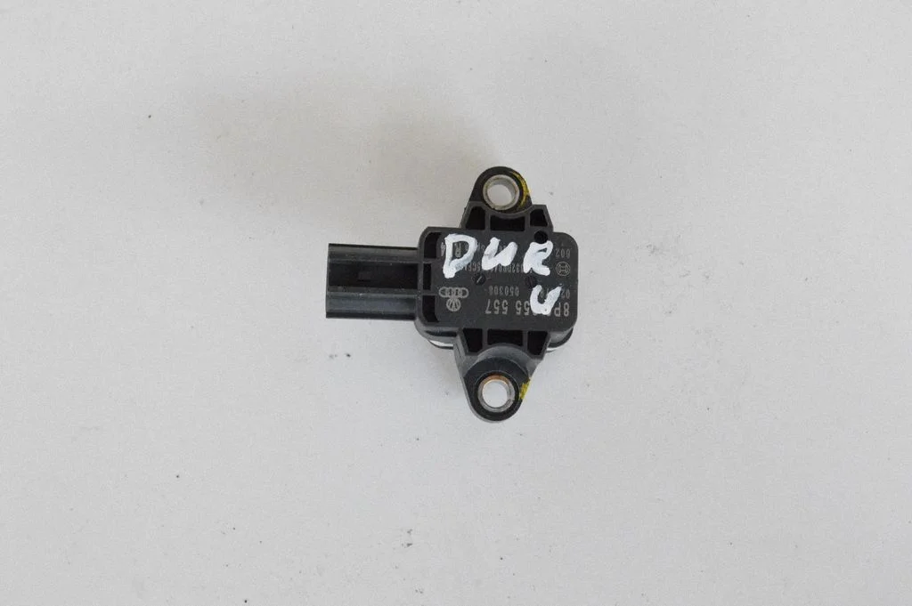 Drošības spilvenu trieciena sensors 8P0955557