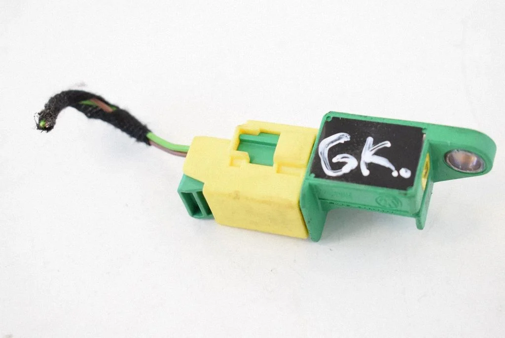 Drošības spilvenu trieciena sensors 1K0909606C