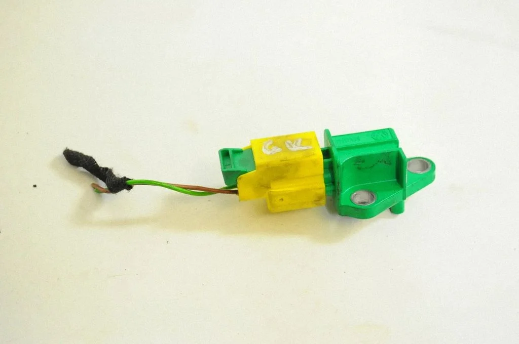 Drošības spilvenu trieciena sensors 1K0909606C