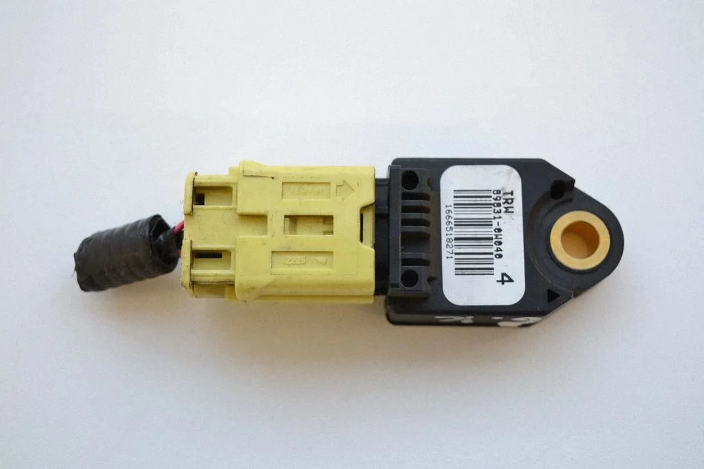 Drošības spilvenu trieciena sensors 898310W040