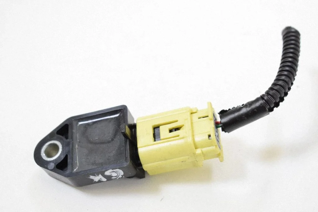 Drošības spilvenu trieciena sensors 898310W010