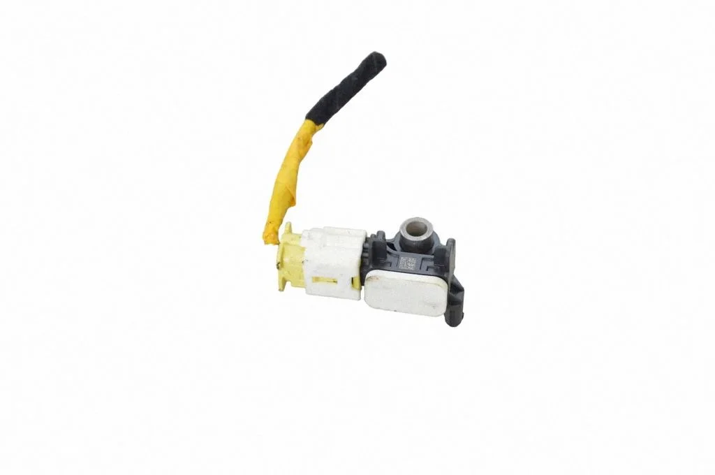 Airbag deployment crash/impact sensor 50509587 – Chrysler Ypsilon (2011-2015)