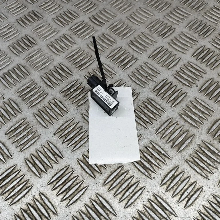 Drošības spilvenu trieciena sensors 5WK68051