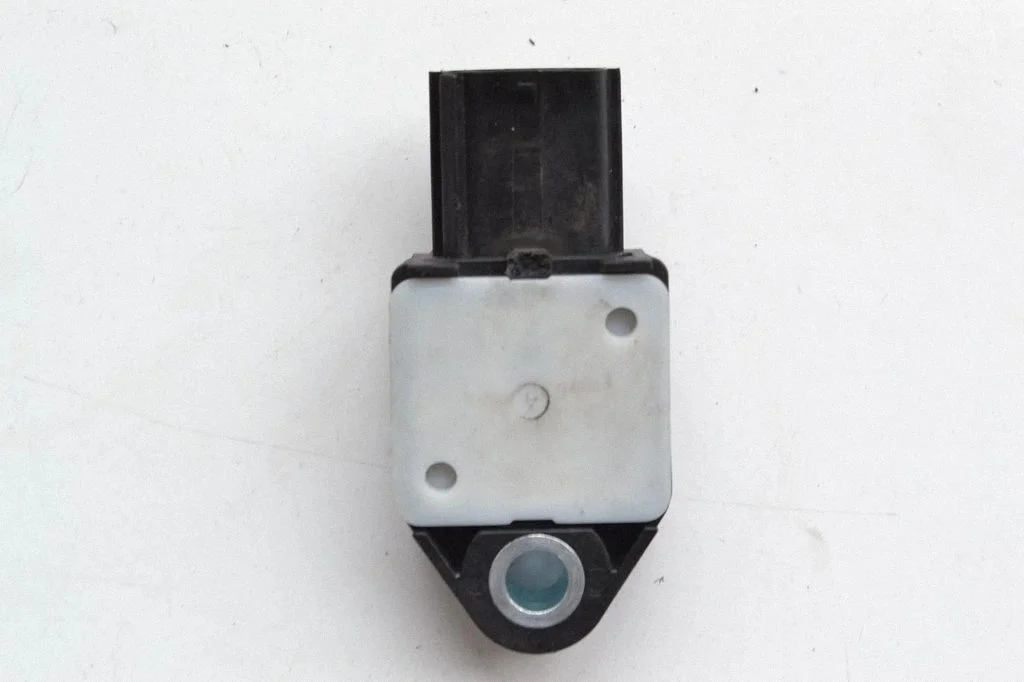 Drošības spilvenu trieciena sensors 898310W040