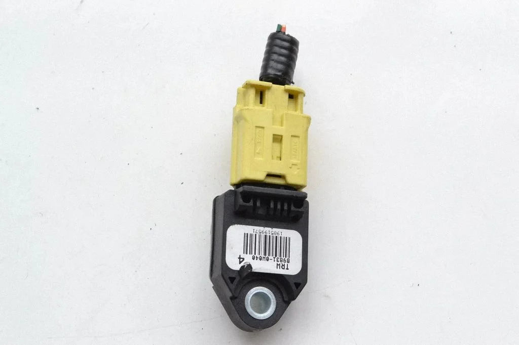 Drošības spilvenu trieciena sensors 898310W040