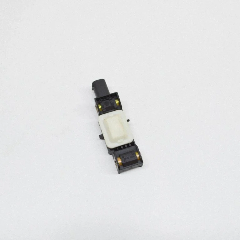 Drošības spilvenu trieciena sensors 04671779AC