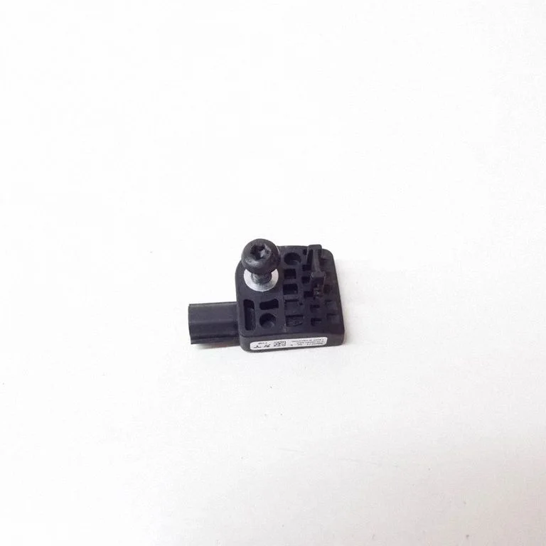 Drošības spilvenu trieciena sensors 100527400B