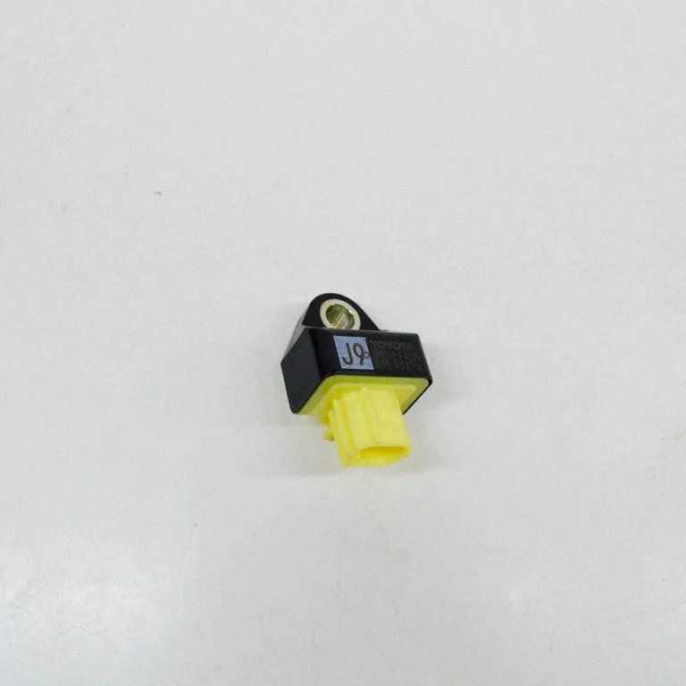 Czujnik zderzeniowy poduszek powietrznych 89831F4030