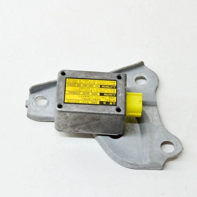 Airbag deployment crash/impact sensor 2523000281 – Lexus LS UCF20 (1995-2001)