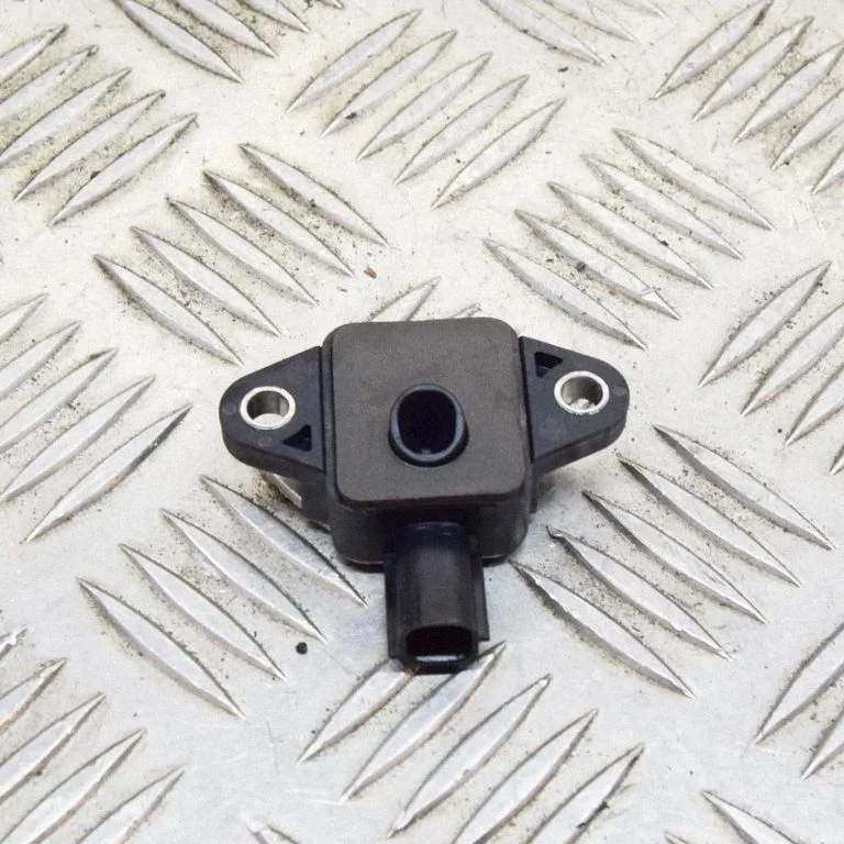 Airbag deployment crash/impact sensor – Tesla Model S (2012-)