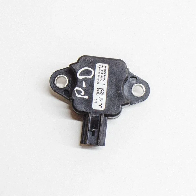 Airbag deployment crash/impact sensor 100527500A
