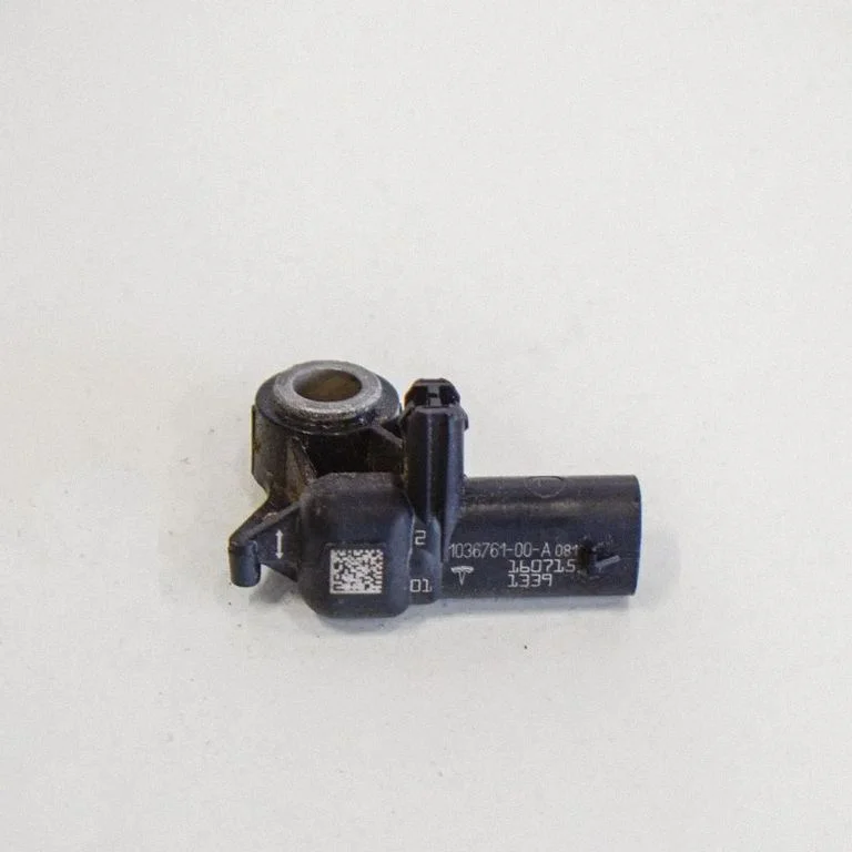 Airbag deployment crash/impact sensor – Tesla Model S (2012-)