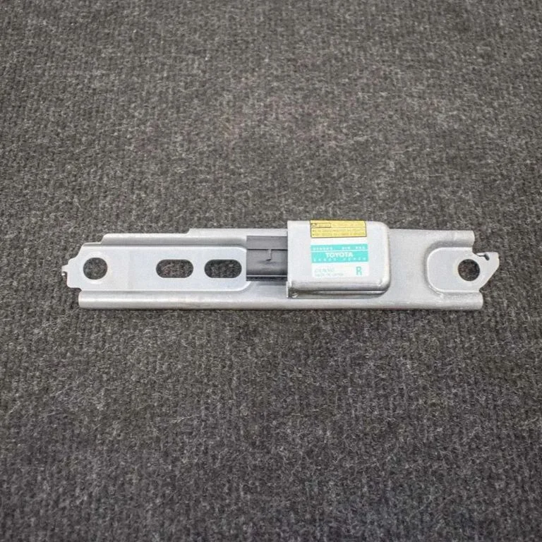 Drošības spilvenu trieciena sensors – labā