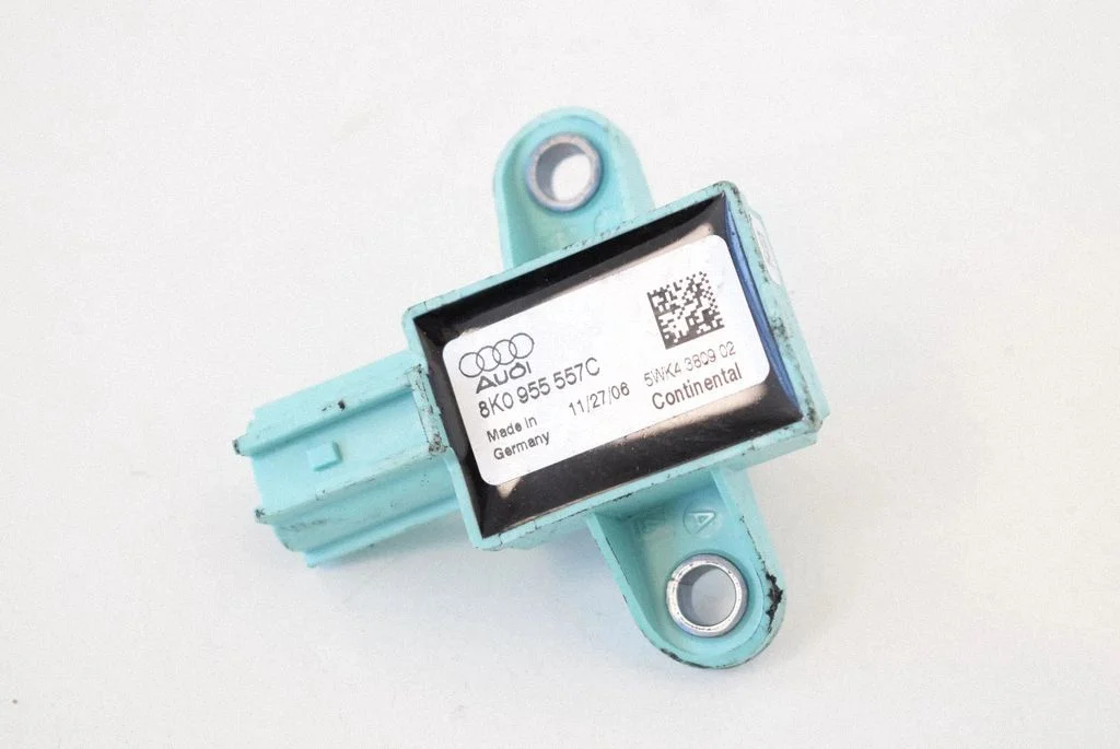 Drošības spilvenu trieciena sensors 8K0955557C