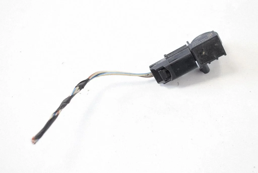 Drošības spilvenu trieciena sensors BJ3214B006AA