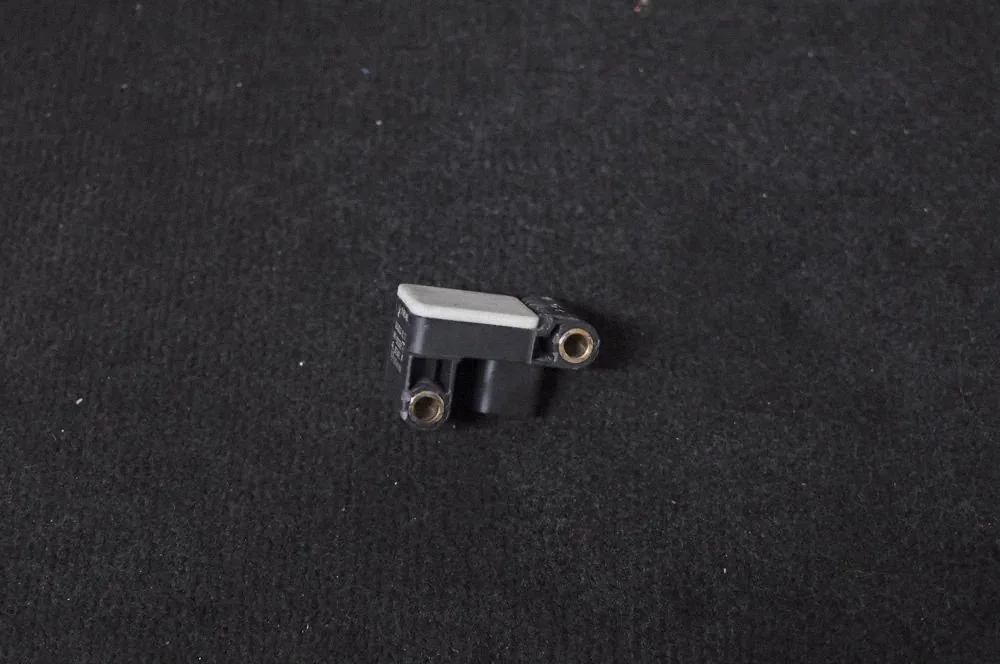 Drošības spilvenu trieciena sensors – BMW 3. sērija E92 E93 (2005-2014)