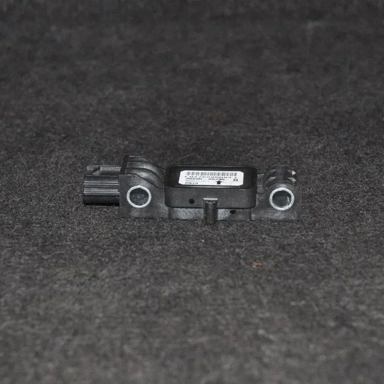 Airbag deployment crash/impact sensor – Suzuki Grand Vitara II (2006-2016)