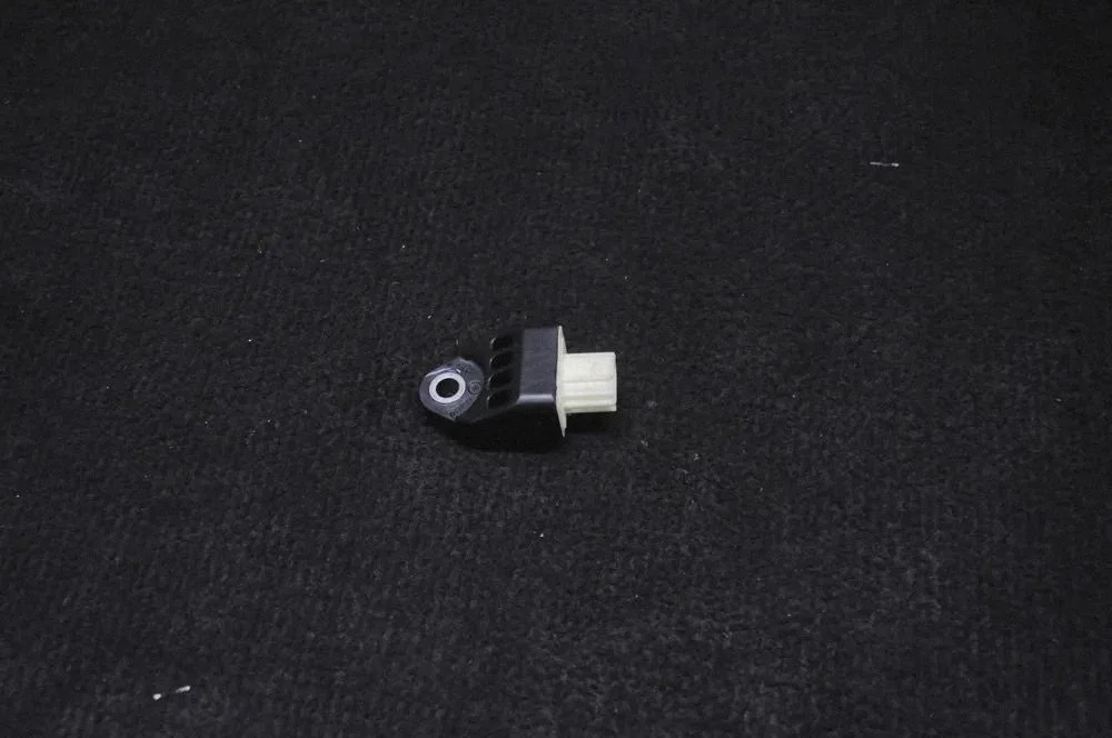 Drošības spilvenu trieciena sensors – Toyota RAV 4 (XA40) (2012-2018)