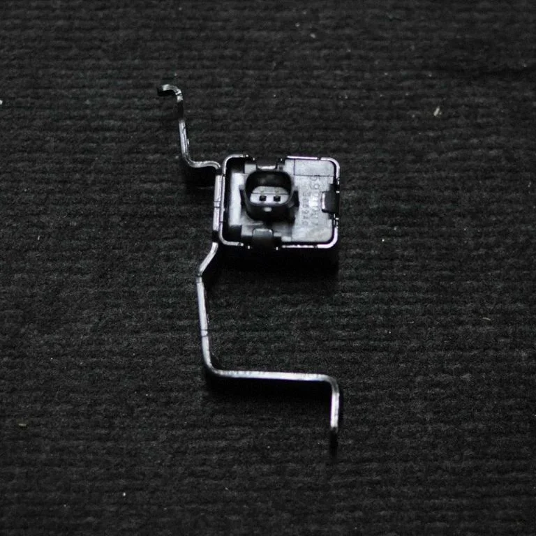 Drošības spilvenu trieciena sensors