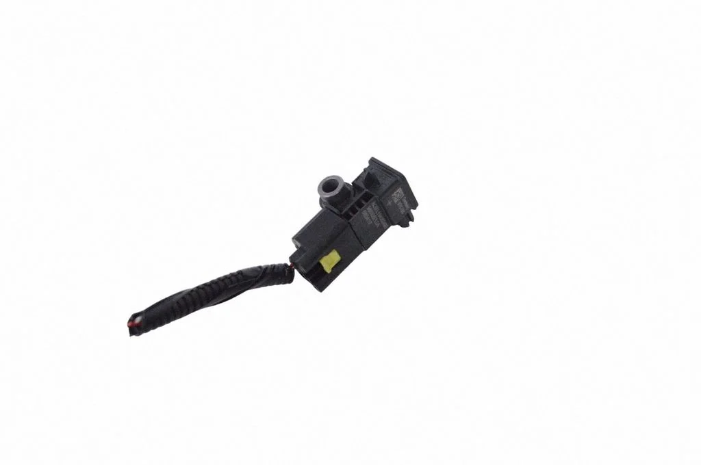 Drošības spilvenu trieciena sensors 988305FL0A