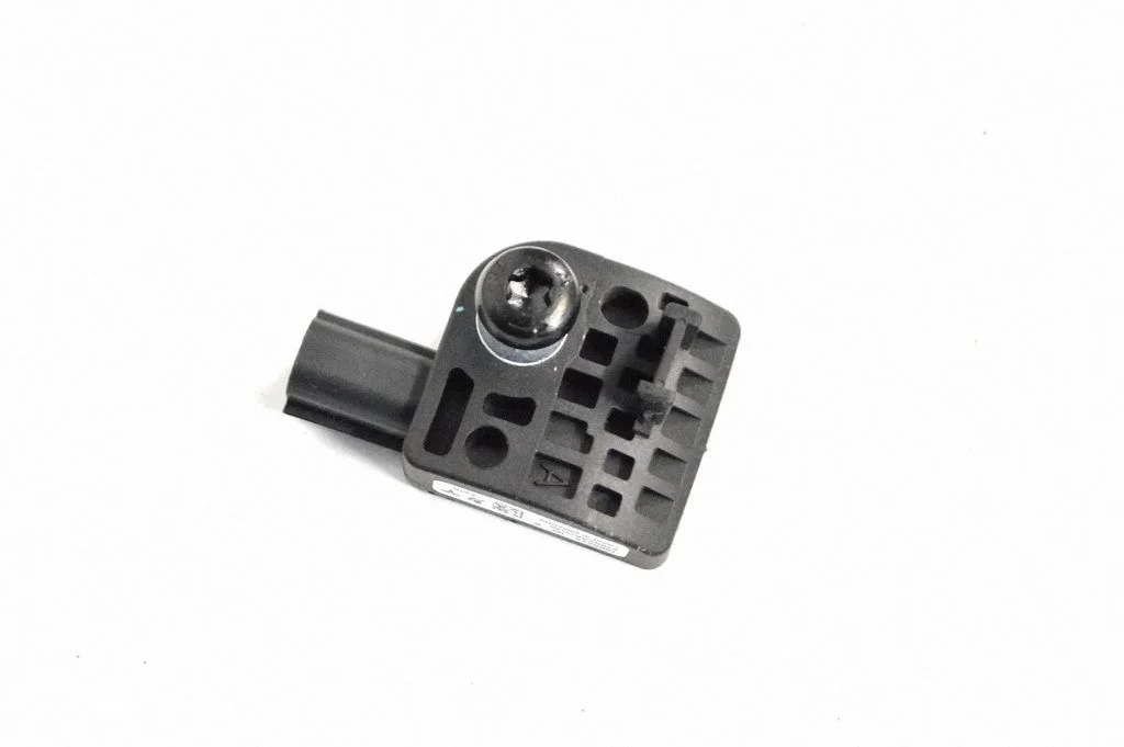 Airbag deployment crash/impact sensor – Tesla Model S (2012-)