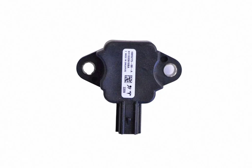 Airbag deployment crash/impact sensor – Tesla Model S (2012-)
