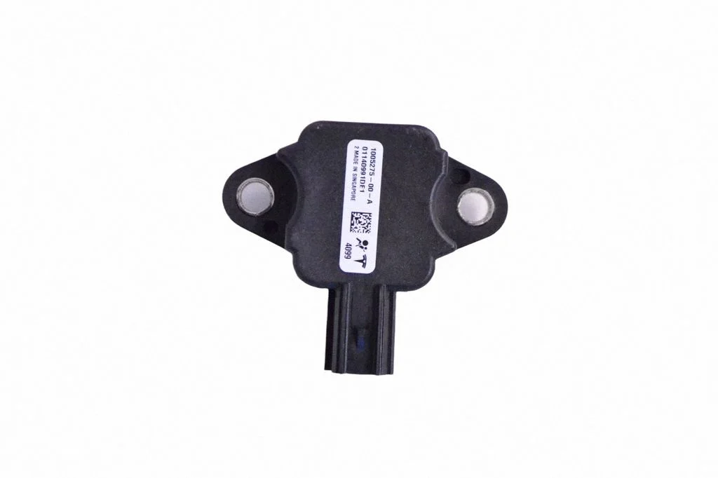 Airbag deployment crash/impact sensor – Tesla Model S (2012-)