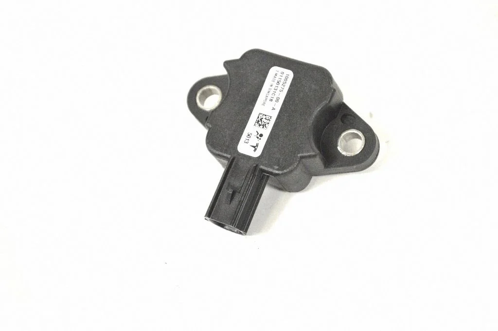 Airbag deployment crash/impact sensor – Tesla Model S (2012-)