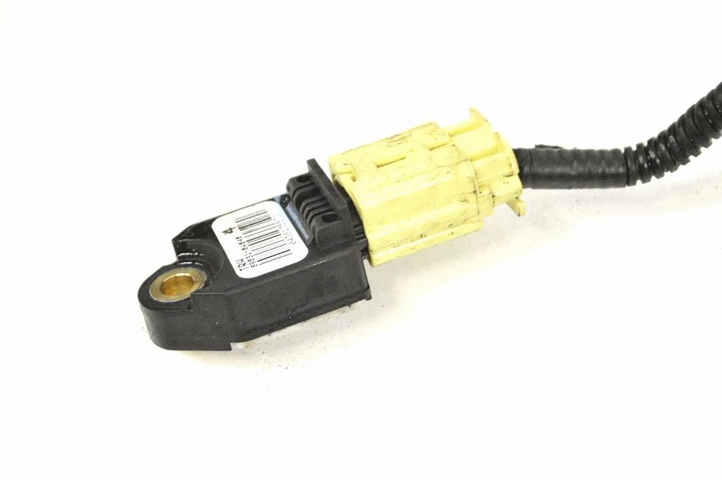 Drošības spilvenu trieciena sensors 898310W040