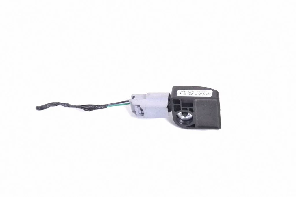 Airbag deployment crash/impact sensor – Tesla Model S (2012-)